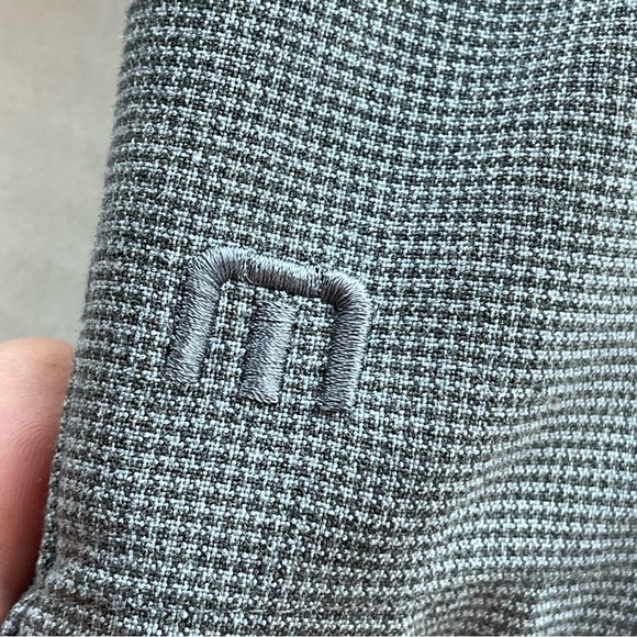 Travis Mathew Houndstooth Shorts Black And Grey Color Men Size 36 Golf Shorts - Picture 2 of 10